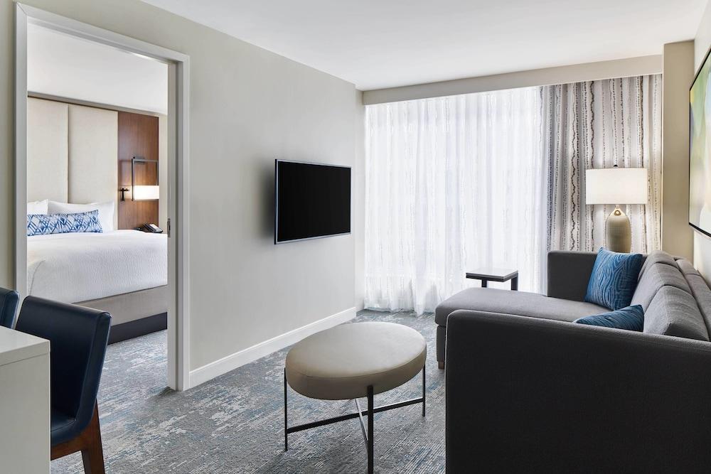 By Marriott Downtown/convention Center Hotel Washington
